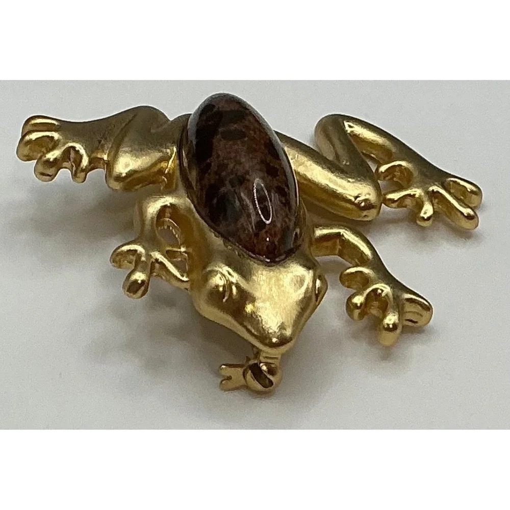 Gold Tone Figural Frog Brooch Pin Brown Lucite Accent Vintage Animal figural pin